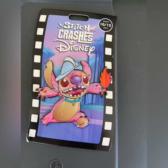 Stitch Crashes Disney Pin - Picture 1 of 1